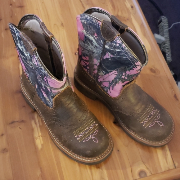 Ariat camo boots - Picture 1 of 8